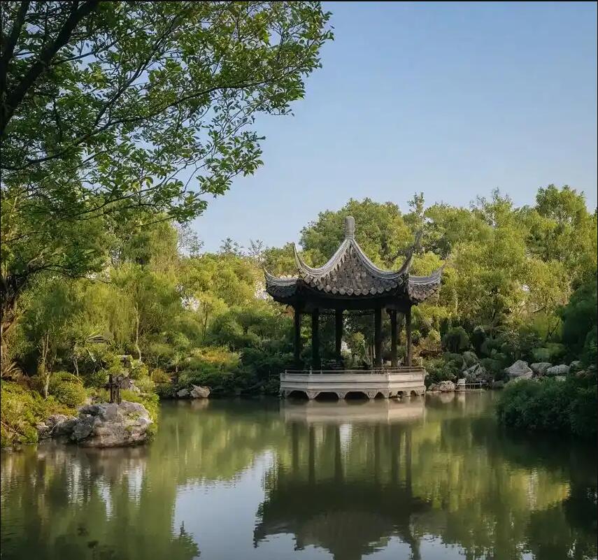 漳州龙文千凝餐饮有限公司